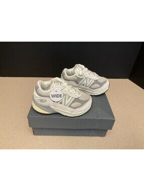 New! Toddler New Balance 990v6 Grey Lace Up Shoes. Size 3C Wide. Nice Shoes!!!